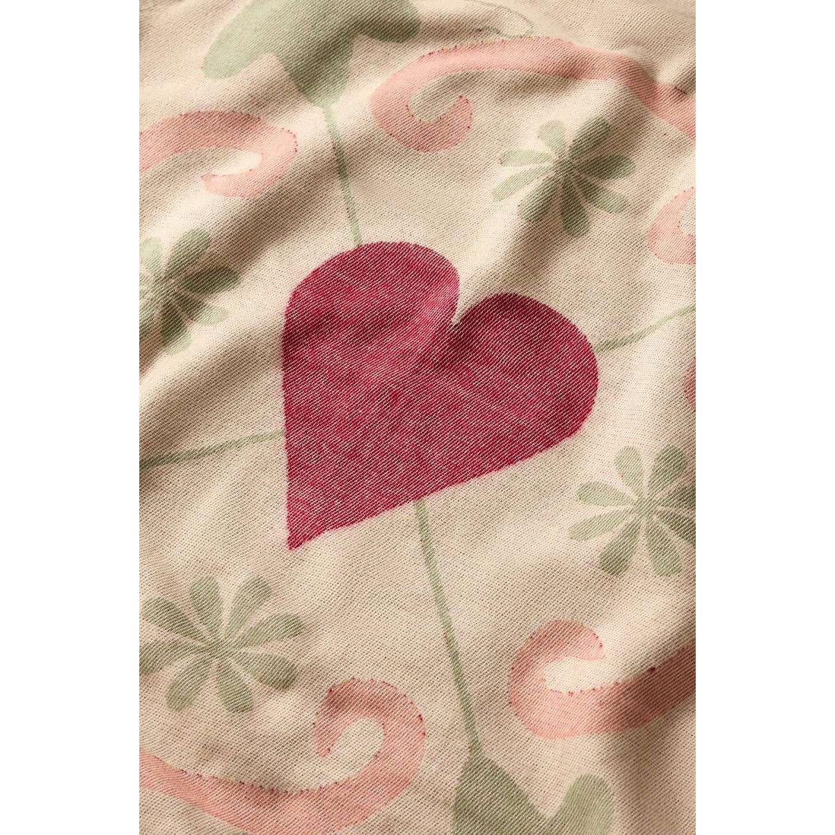Queen Of Hearts Throw 125cm x 150cm at Urban Outfitters – image 4