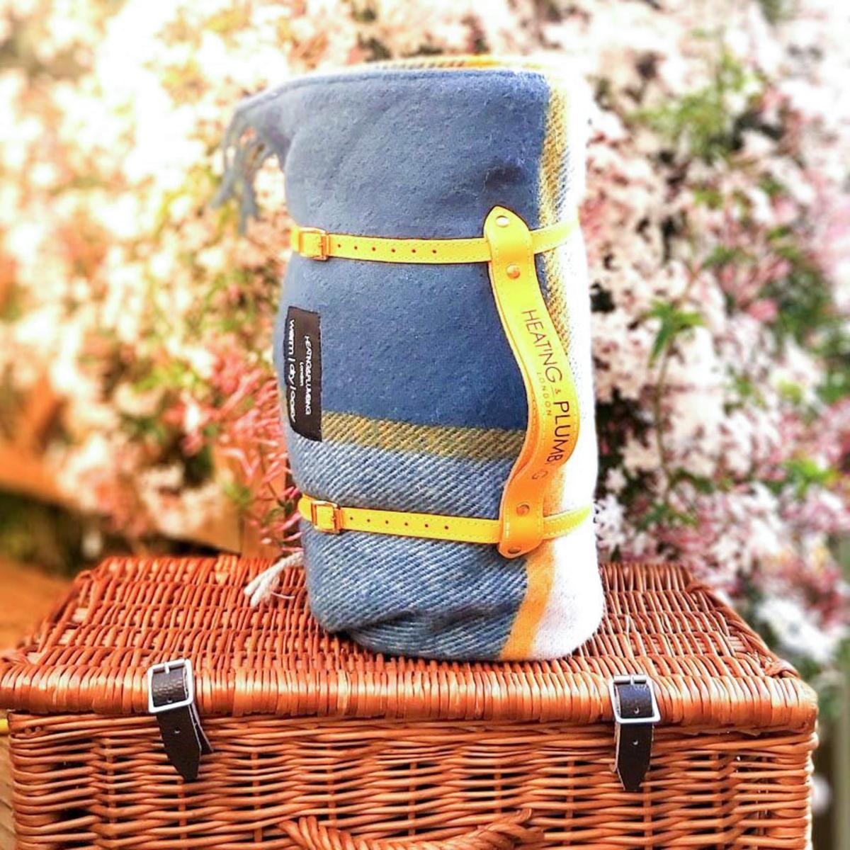 Pure New Wool Waterproof Picnic Blanket - Multicolour | Heating & Plumbing London – image 6