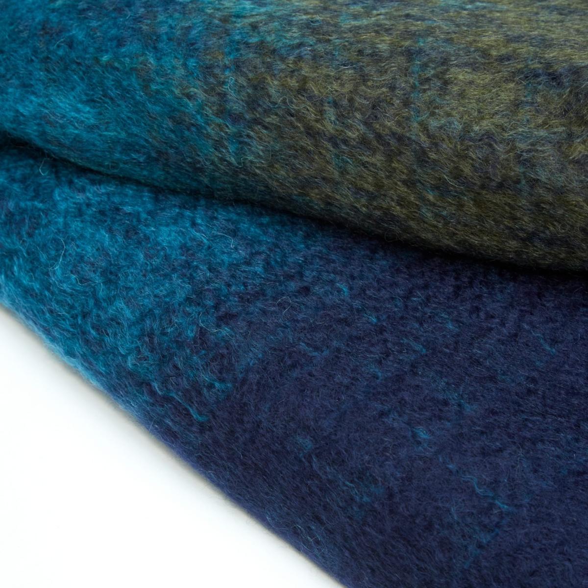 Blue Large Mohair Shaded Throw In Midnight Eliská – image 2