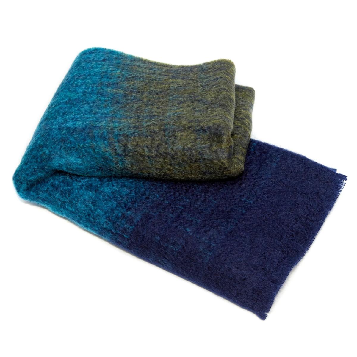Blue Large Mohair Shaded Throw In Midnight Eliská – image 3
