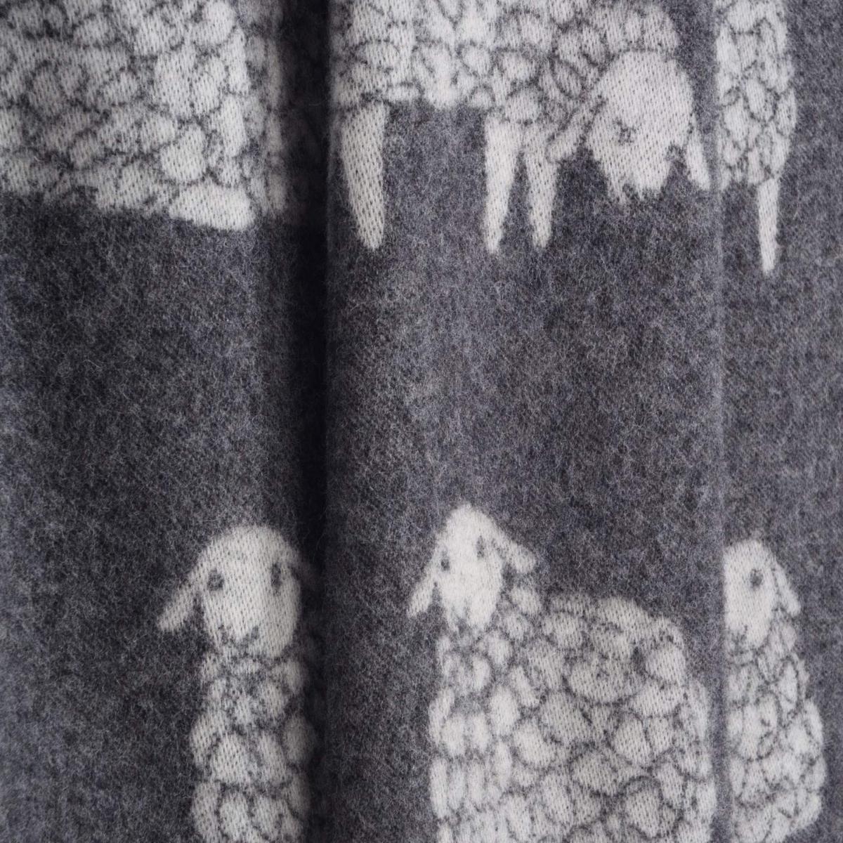 Black / White Soft Black Mima Sheep Wool Throw J. j.textile – image 5
