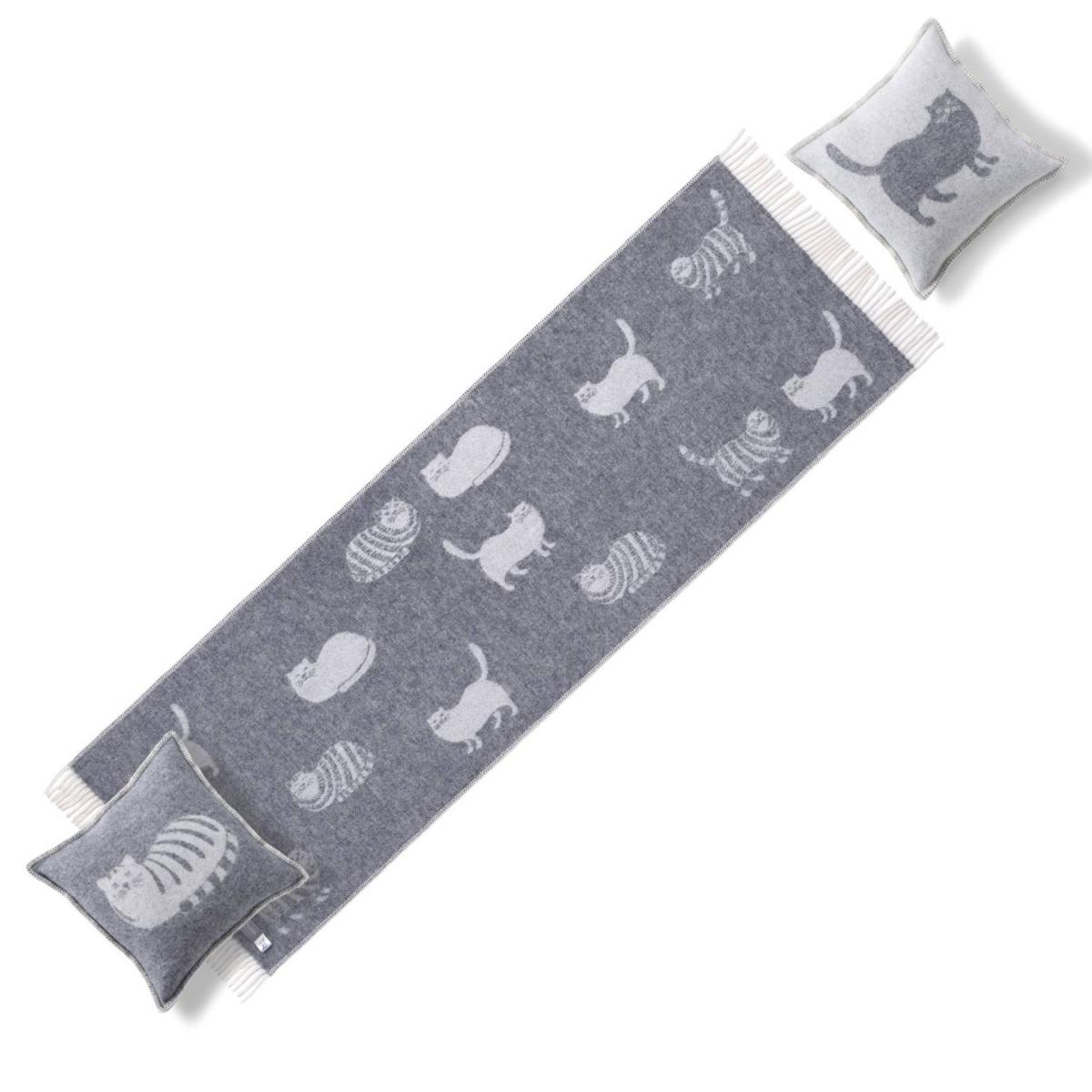 Grey / White Cat Small Wool Throw J. j.textile – image 5