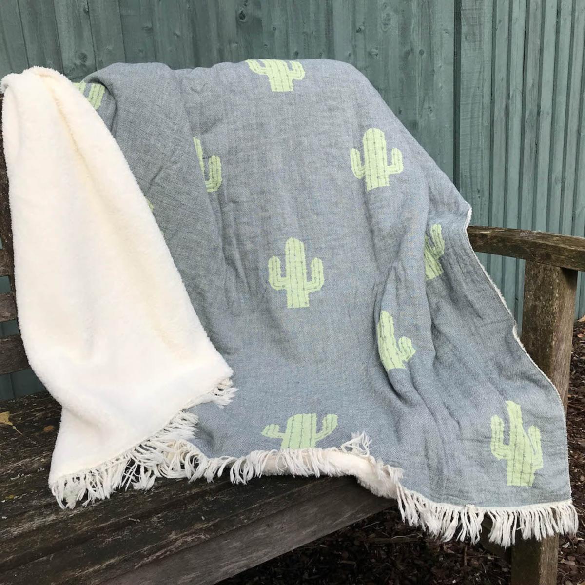 Green / Grey Cactus Fleece Lined Throw One Size Ailera – image 2