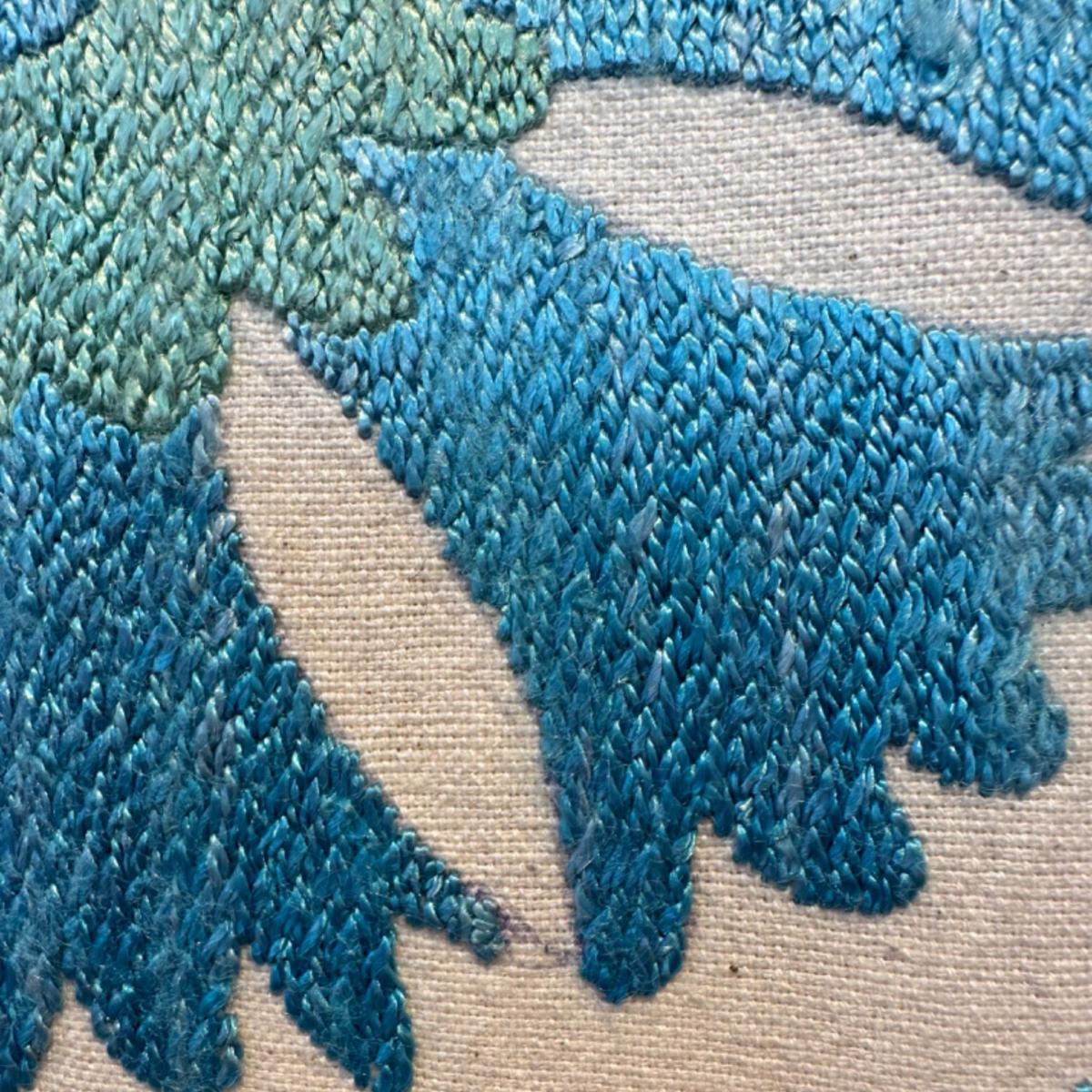 Blue Suzani Bed Throw Punica – image 3