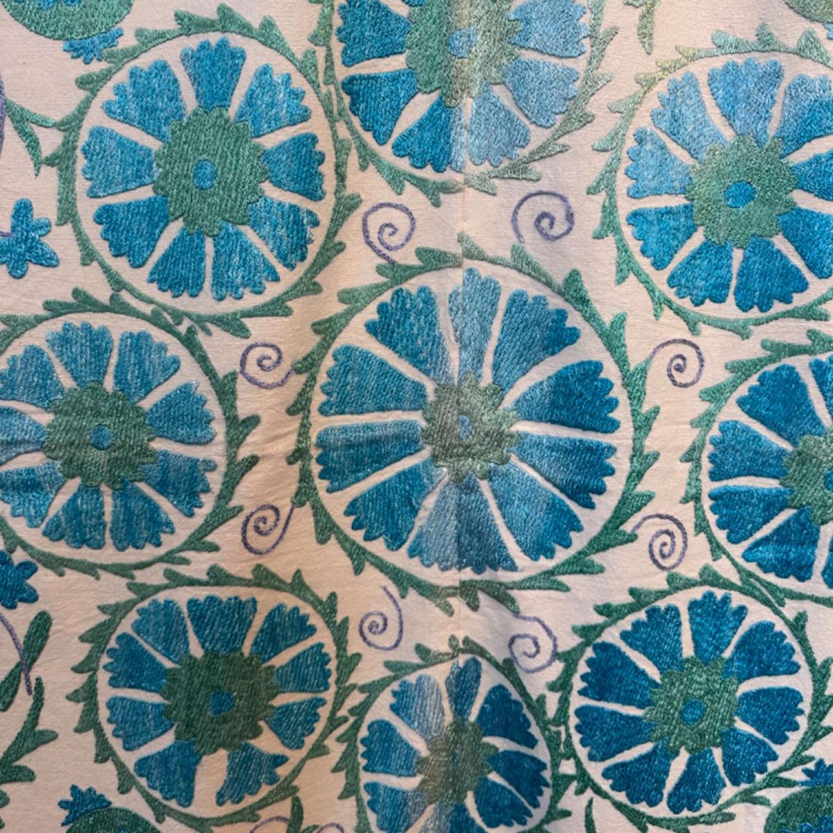 Blue Suzani Bed Throw Punica – image 5