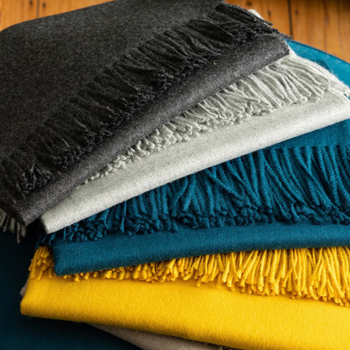 Dark Grey Classic Premium Alpaca Throw Washein – image 4