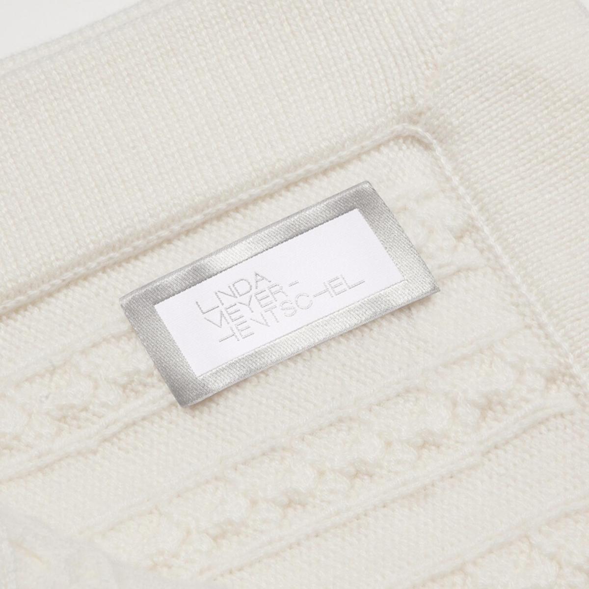 White The Cable Knit Cashmere Maxi Blanket - Silky Cream One Size Linda Meyer-Hentschel – image 2