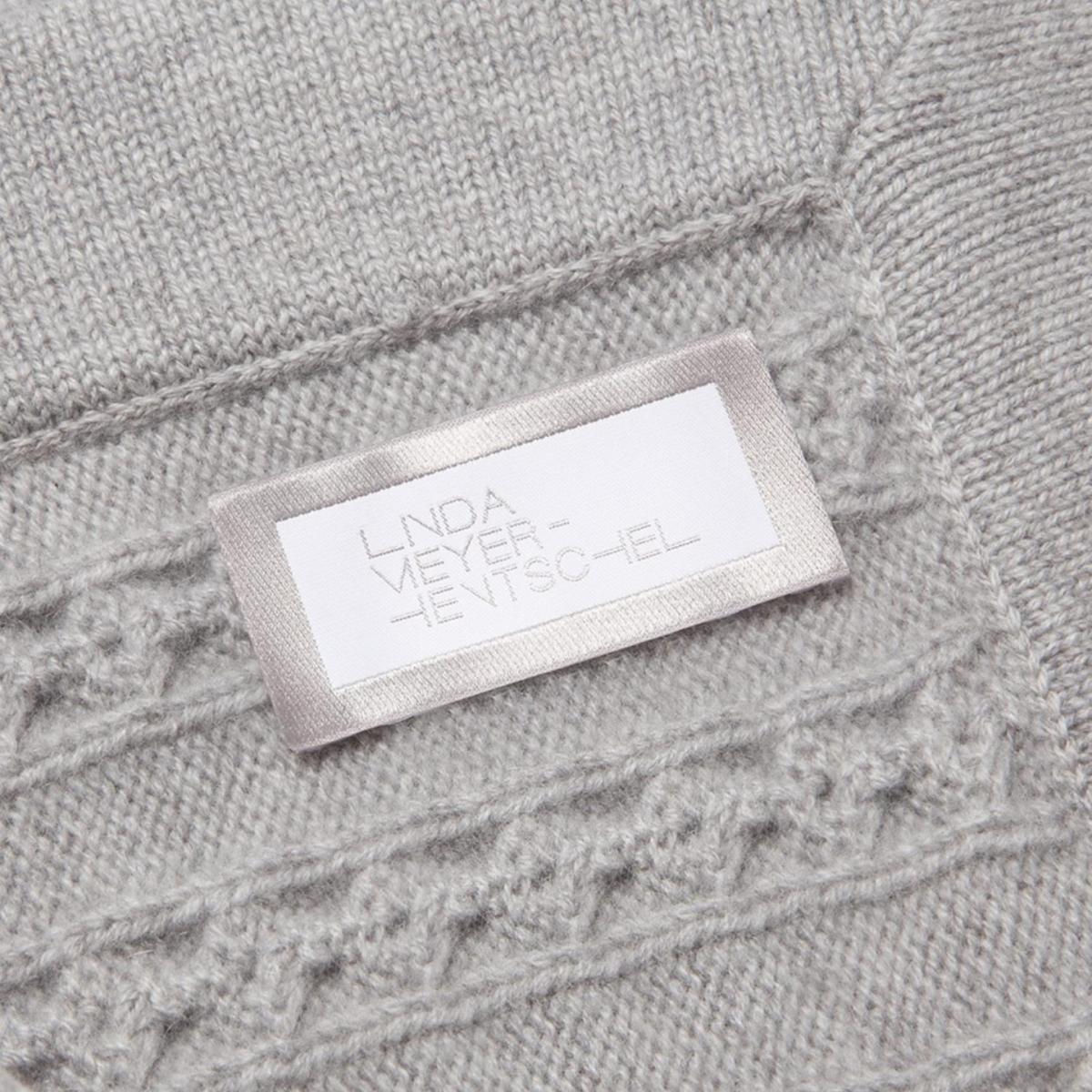 The Cable Knit Cashmere Maxi Blanket — Metropolitan Grey | One Size | Linda Meyer-Hentschel – image 2