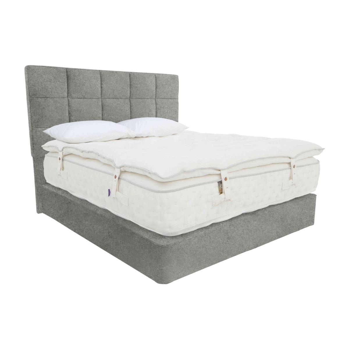 Harrison Spinks - Yorkshire 30K Medium Divan Set with 4 Drawers - King Size – image 1