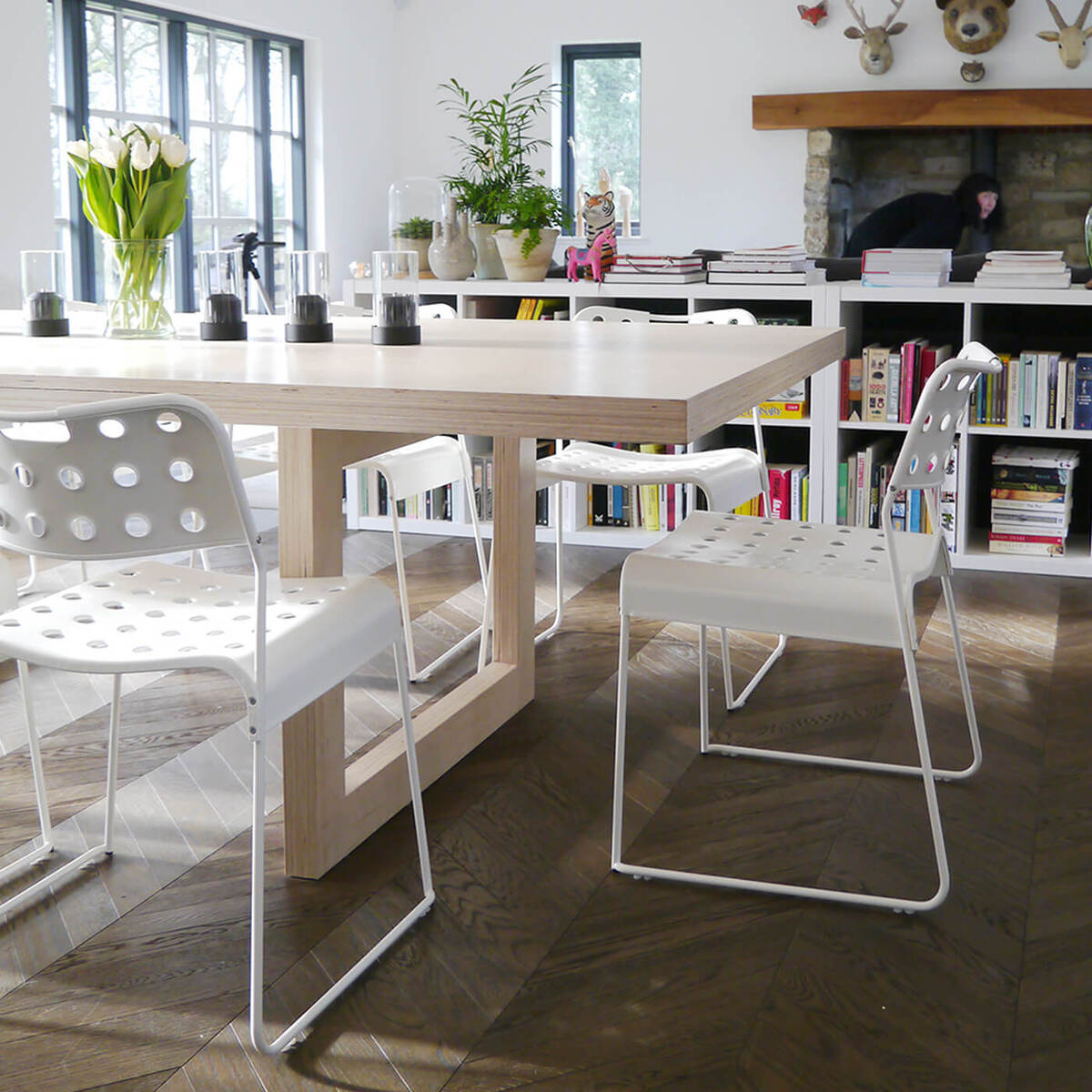 Pure White Omkstak Chair – image 4