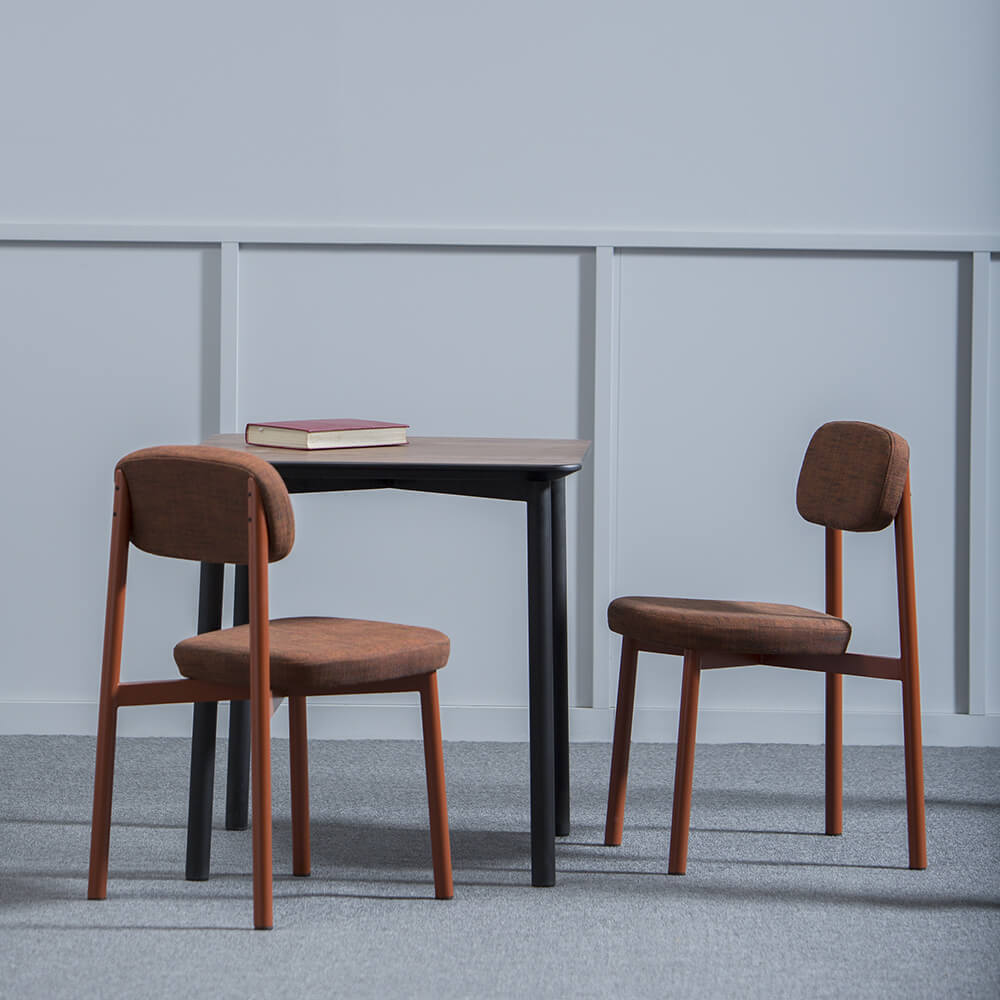 Red Brick Residence Chair – image 3