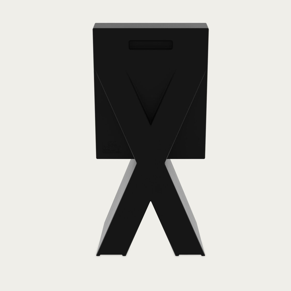 Black X-Chair – image 4