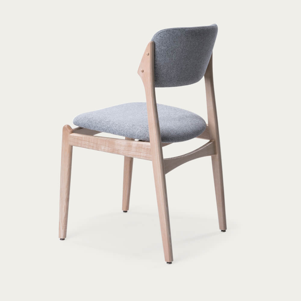 Light Grey/Raw Ash Wood Forma Chair – image 5