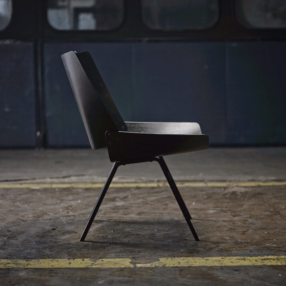 Black Shell Lounge Chair – image 4