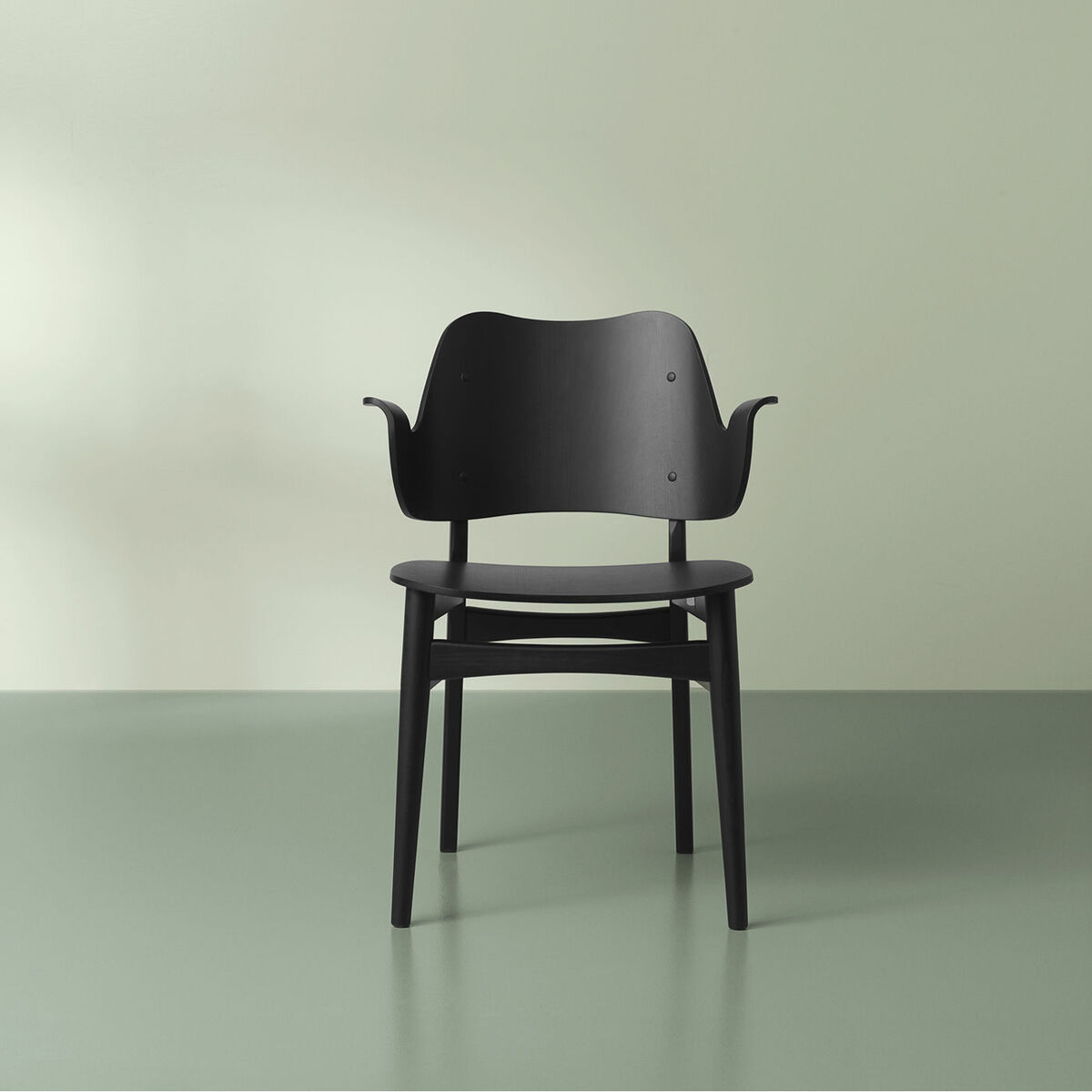 Black Lacquer Gesture Dining Chair – image 2