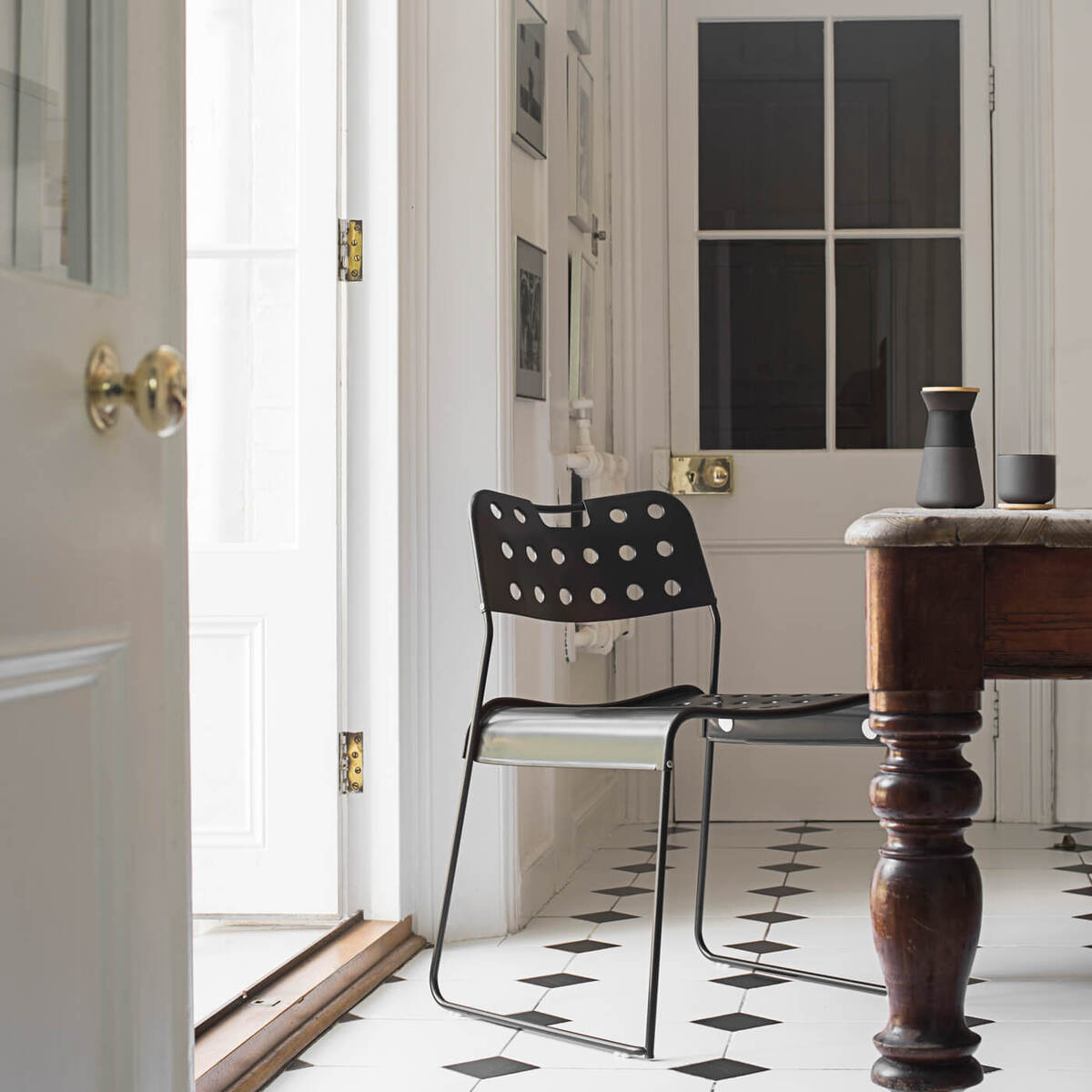 Jet Black Omkstak Chair – image 3