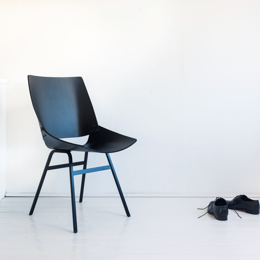 Black Shell Chair – image 3