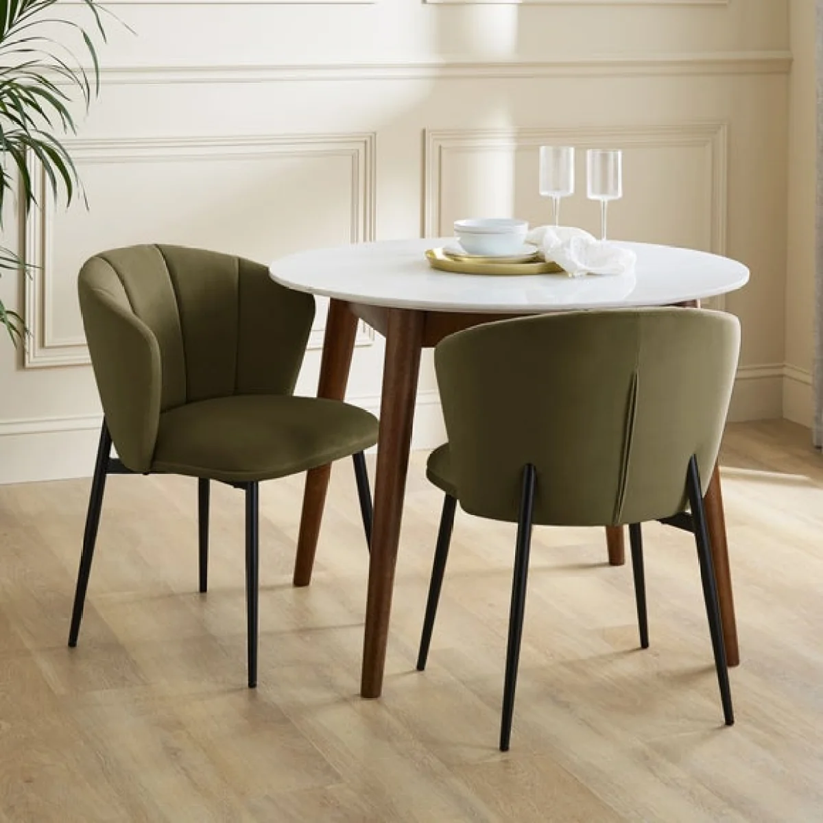 Kiley Dining Chair with Black Legs, Velvet – image 1