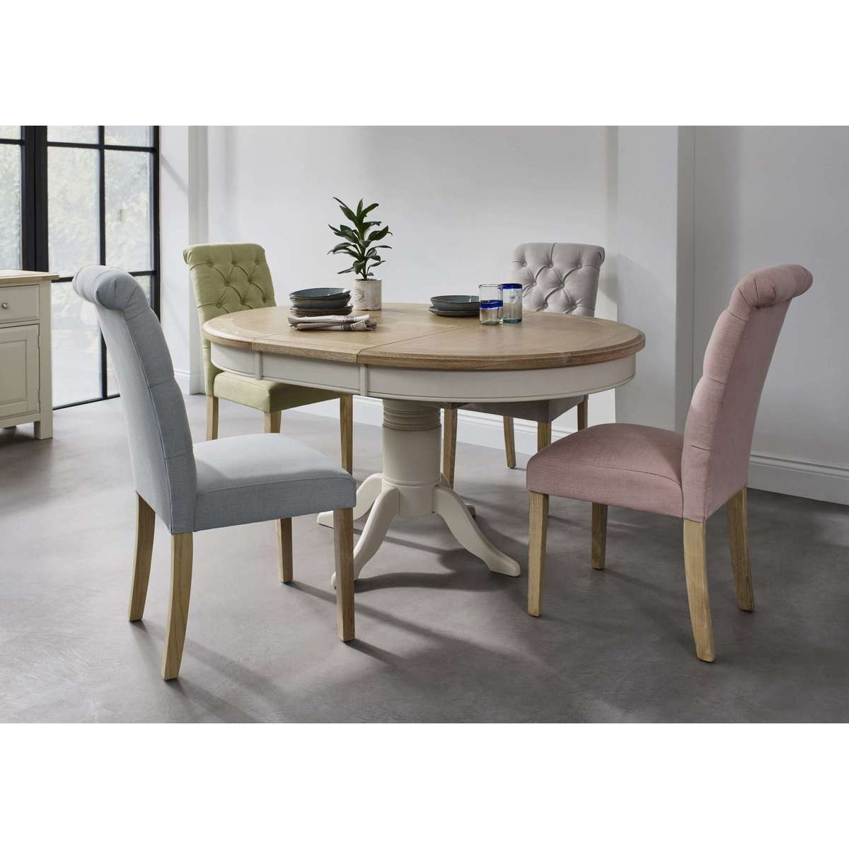 Angeles Button Back Chair – image 4