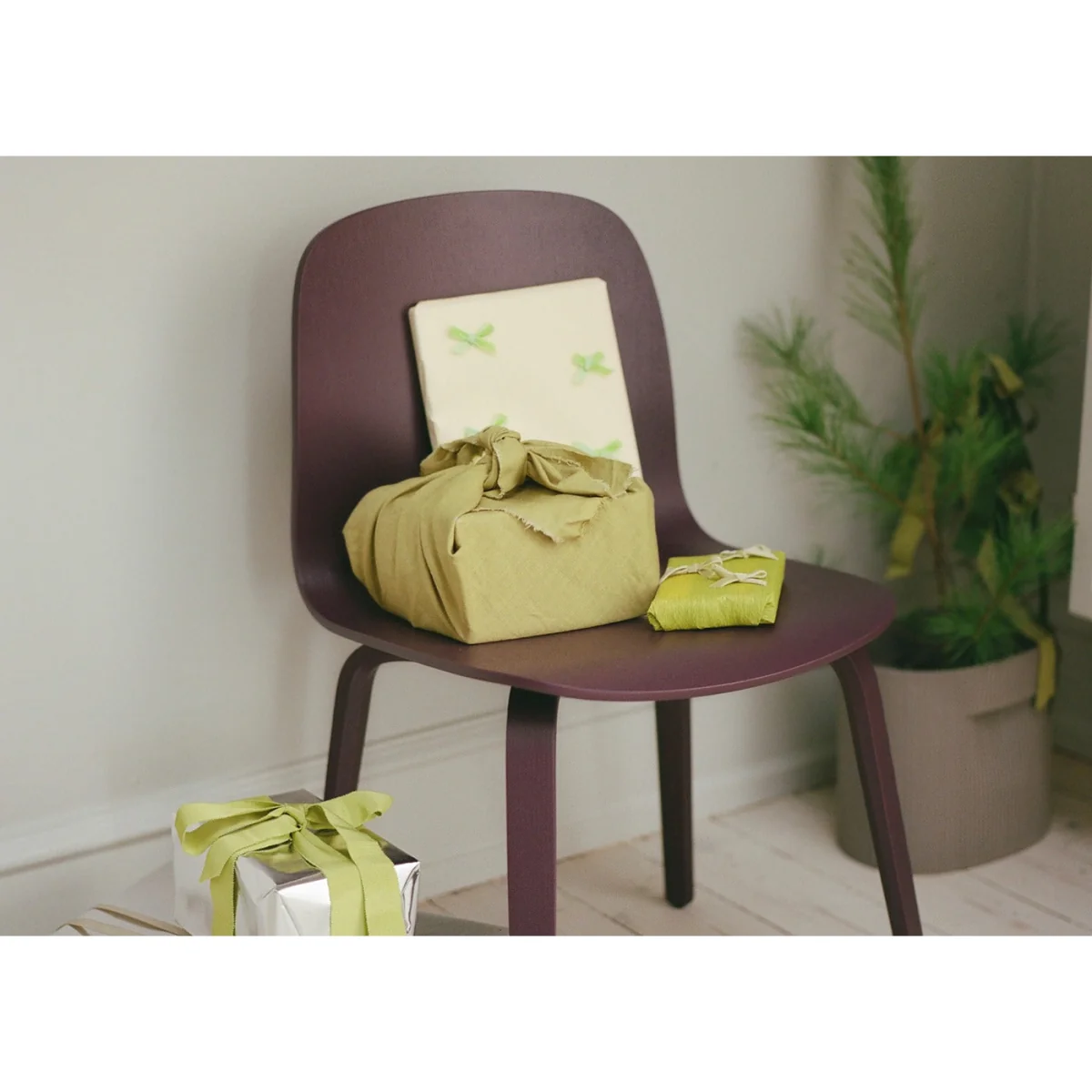 Muuto Visu Chair Wood Base Dusty Green – image 6