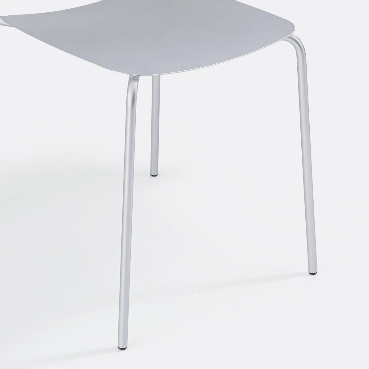Set of 2 Urbani Metal Chairs – image 6
