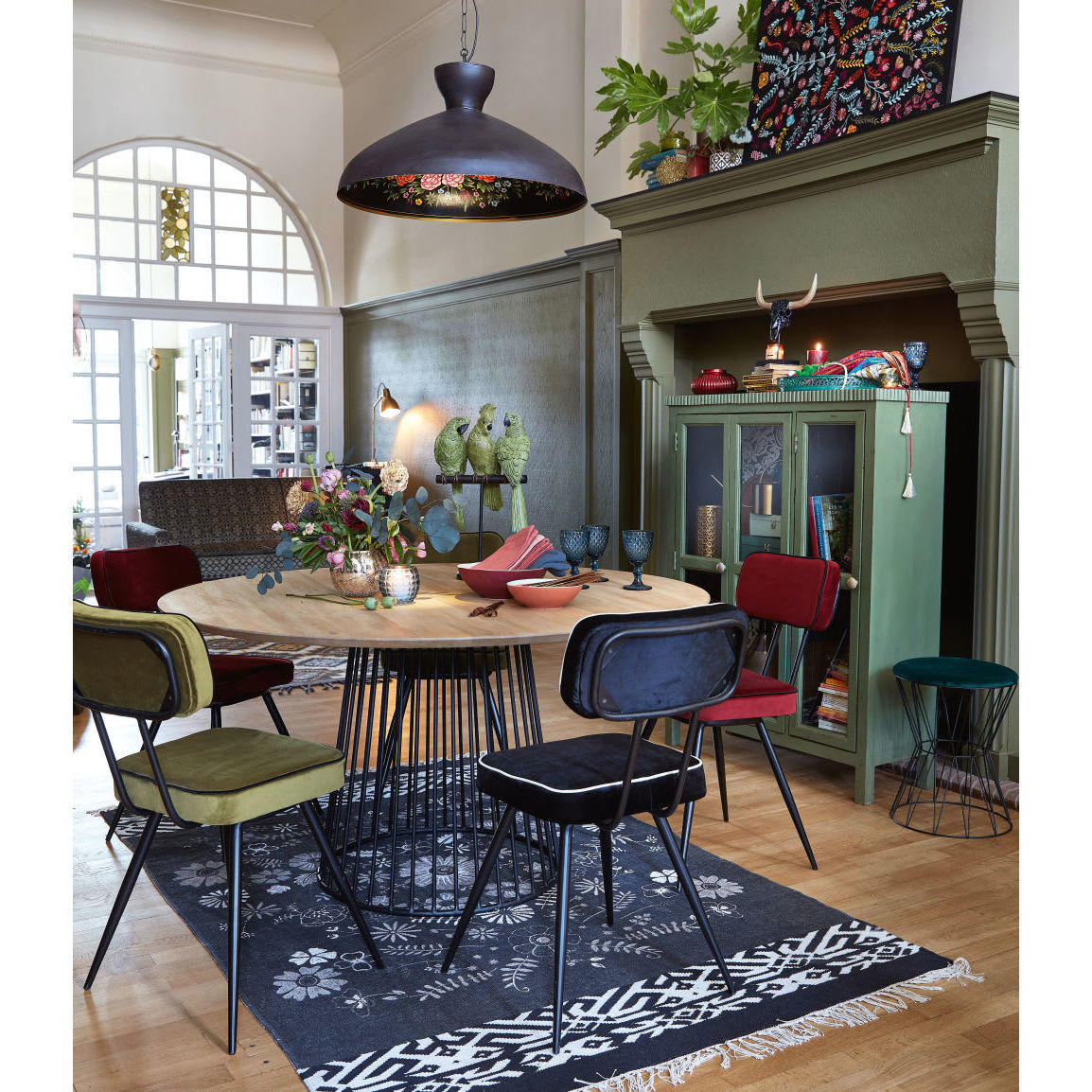 CLAPPER - Khaki Green Velvet and Black Metal Chair – image 4