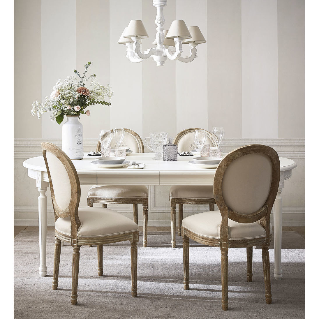 LOUIS - Cotton and solid oak medallion chair in ecru – image 2