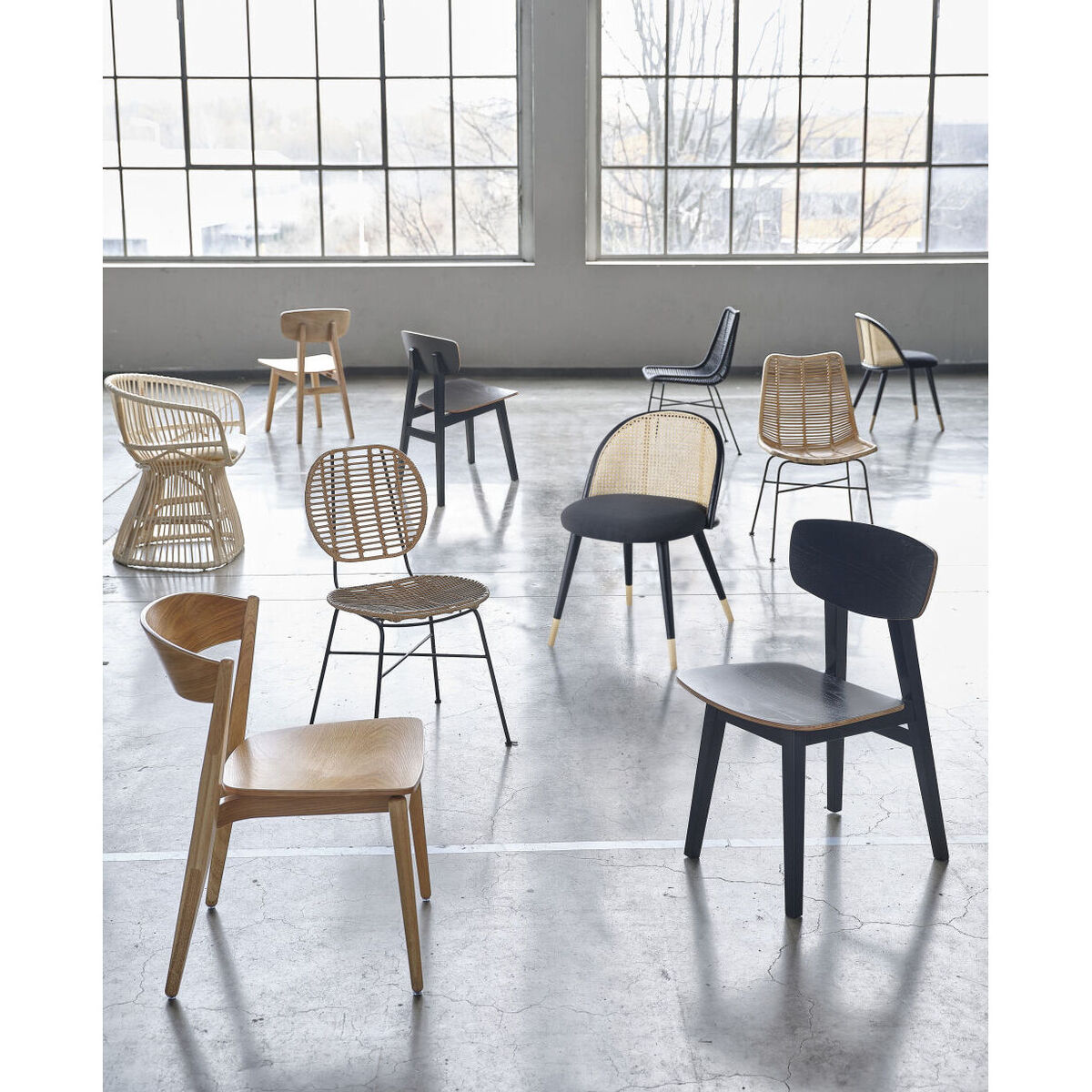 Black and rubber wood chair – image 5