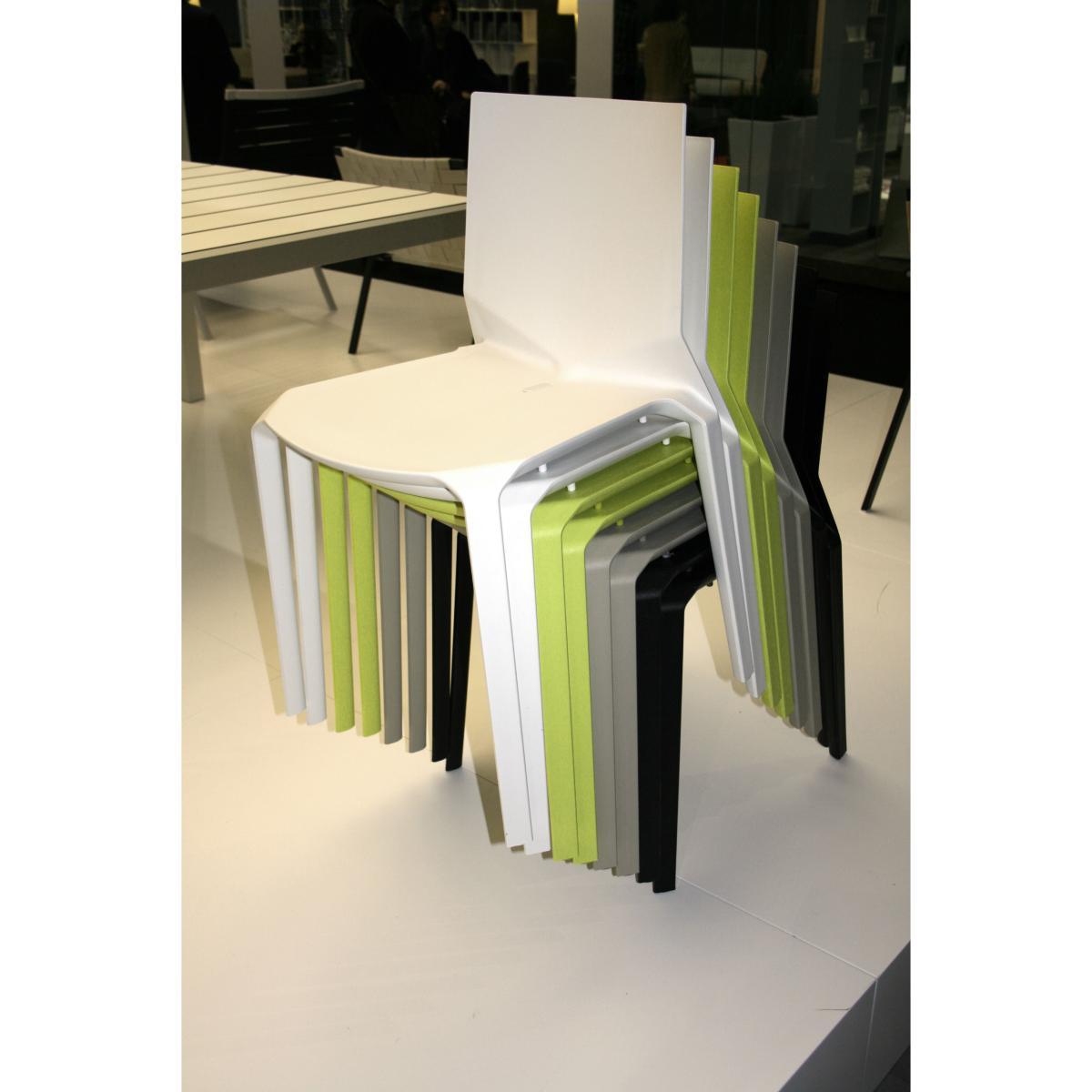 Plana Stacking chair - Plastic by Kristalia Beige – image 7