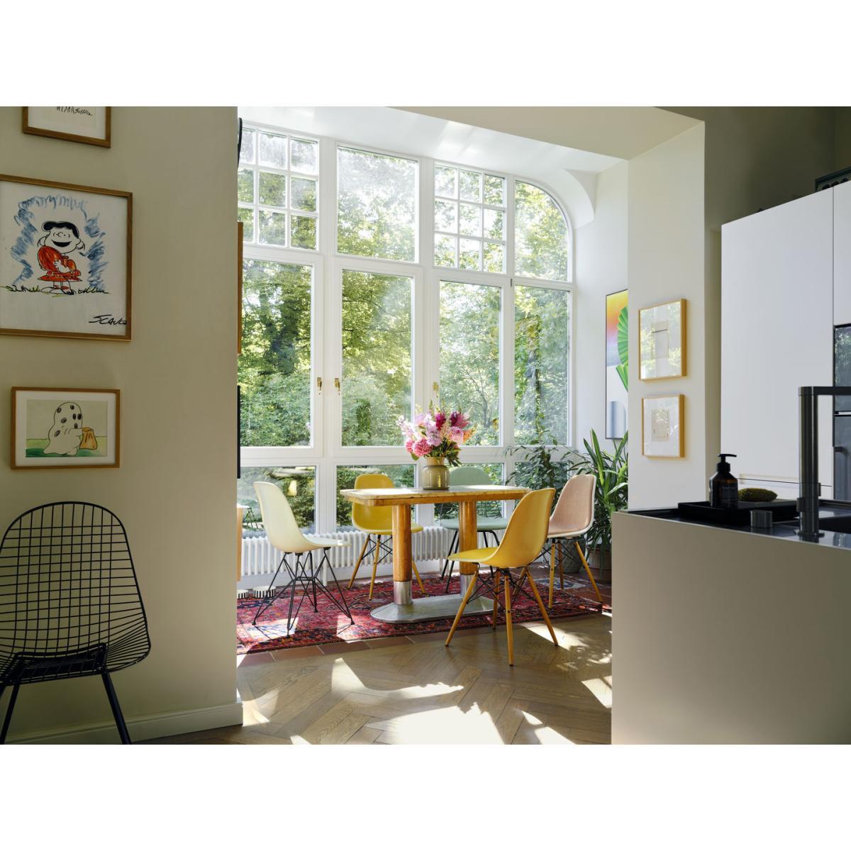 Wire Chair DKX Chair - / By Charles & Ray Eames, 1951 by Vitra Black – image 6