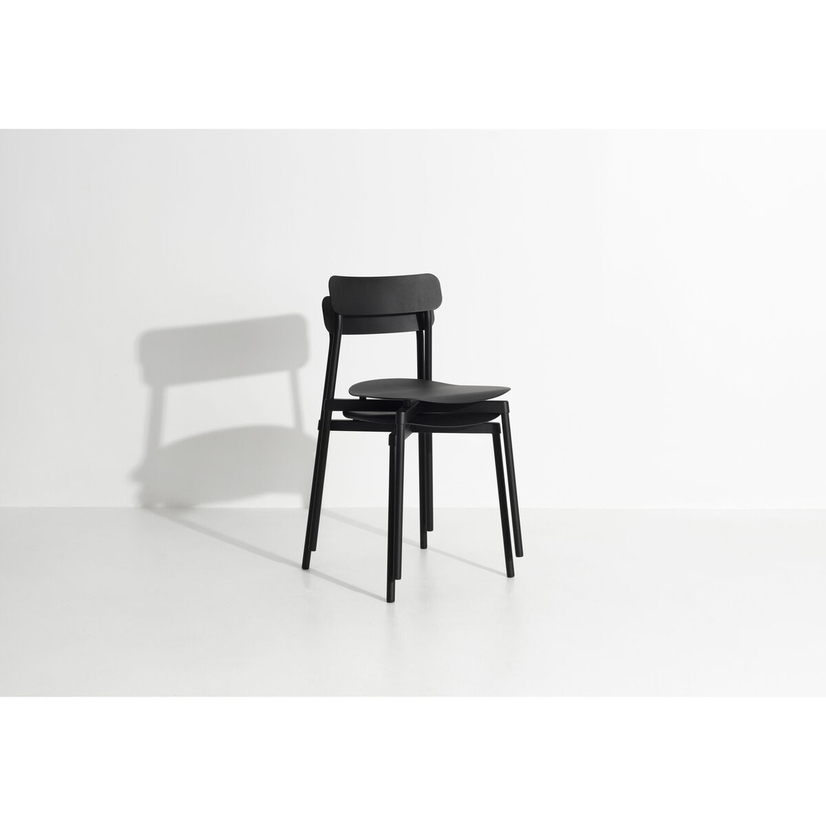 Fromme Stacking chair - / Aluminium by Petite Friture Black – image 5