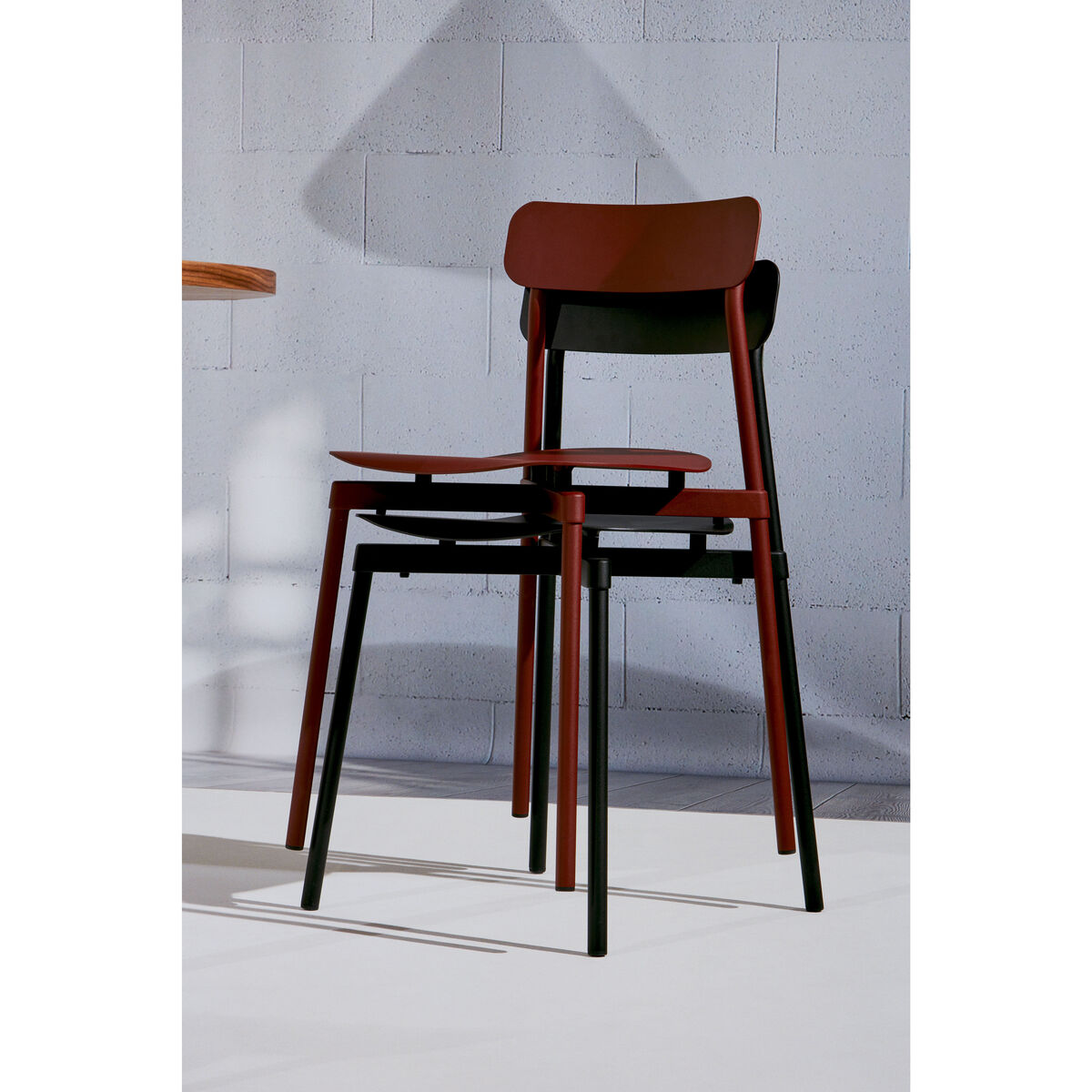 Fromme Stacking chair - / Aluminium by Petite Friture Black – image 8