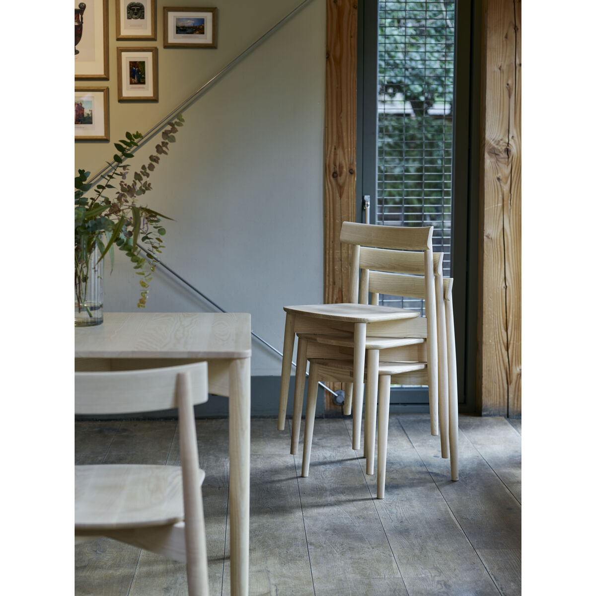 Lara Stacking chair - / Wood by Ercol Natural wood – image 4
