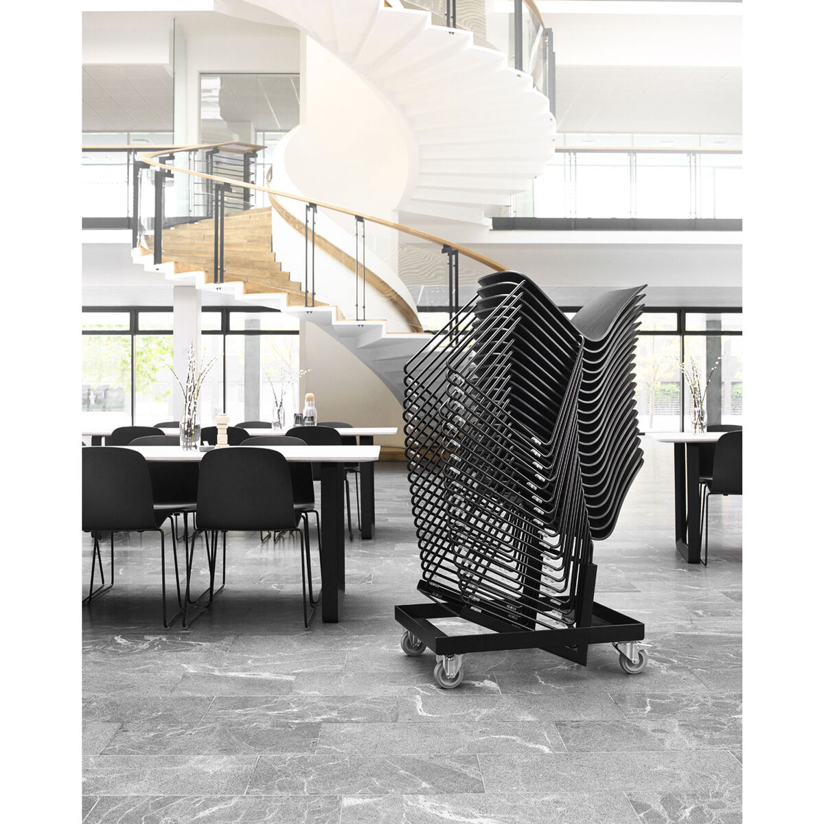 Visu Stacking chair - / Steel legs by Muuto Black – image 3