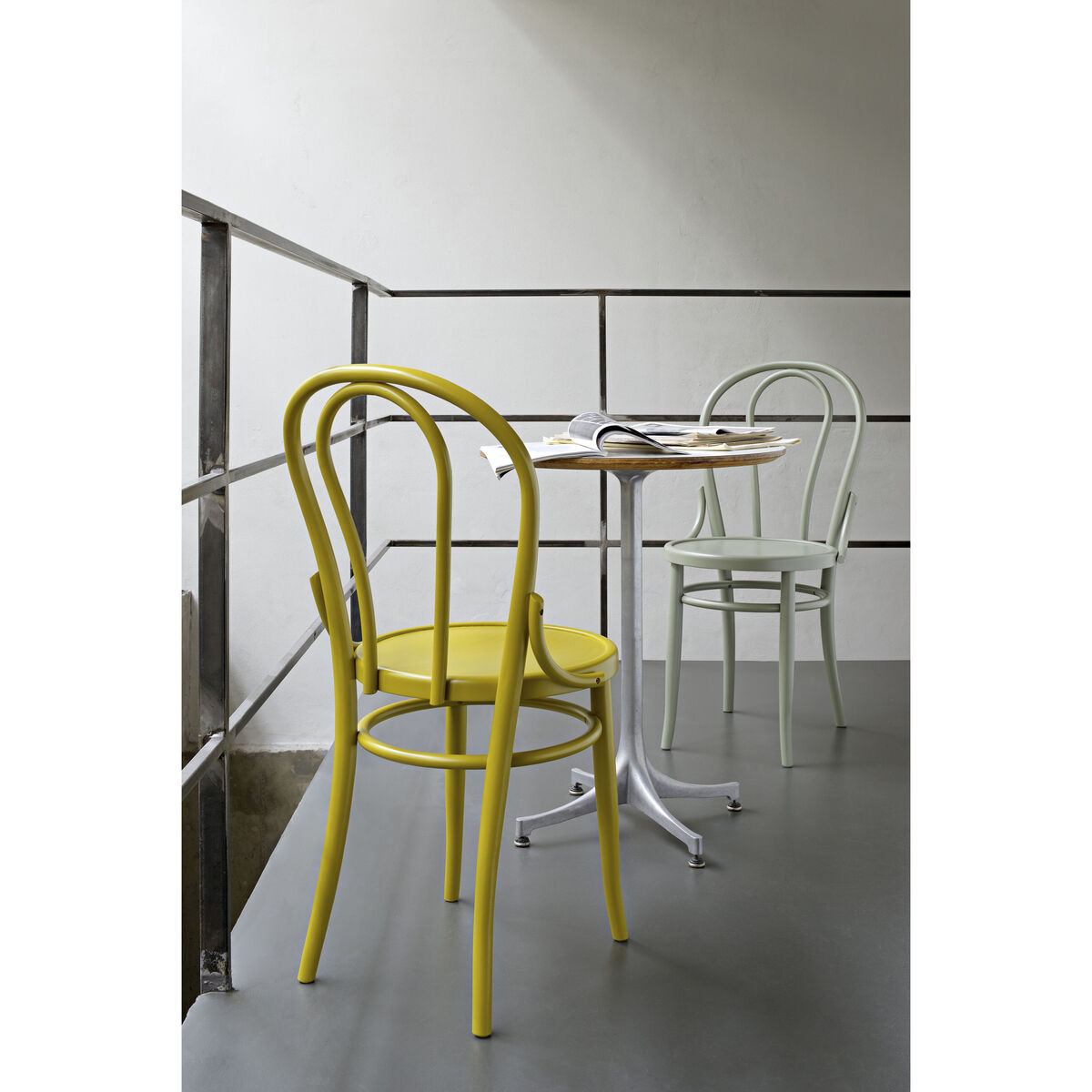 N° 18 Chair - / 1876 reissue by Wiener GTV Design Black – image 2