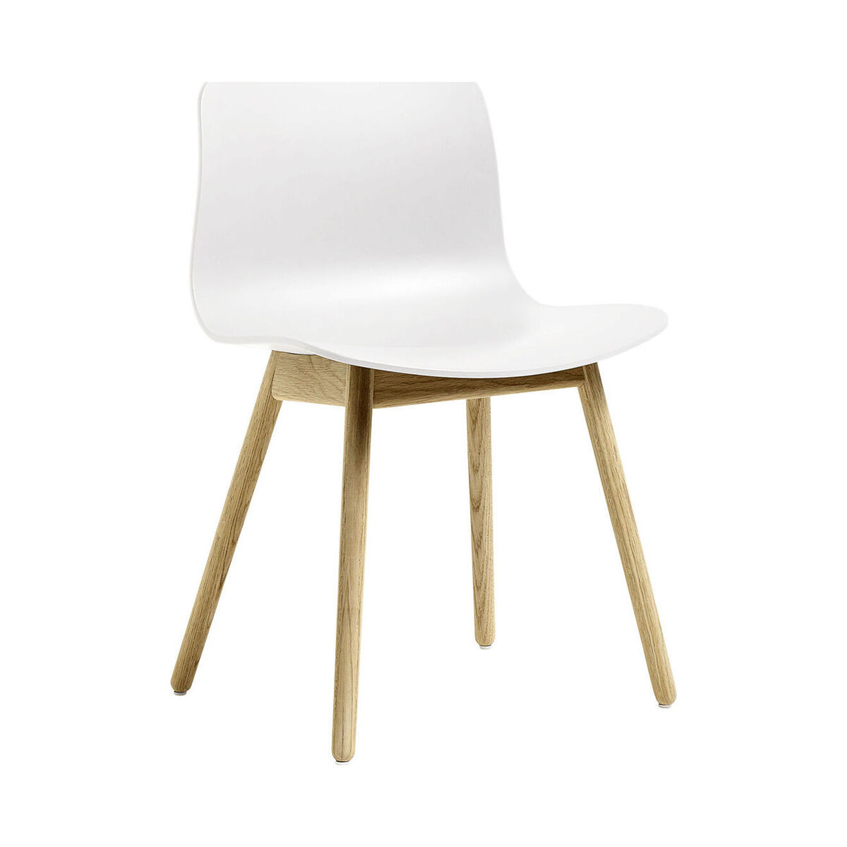 About a chair AAC12 Chair - Plastic shell & wood legs by Hay White/Natural wood – image 1