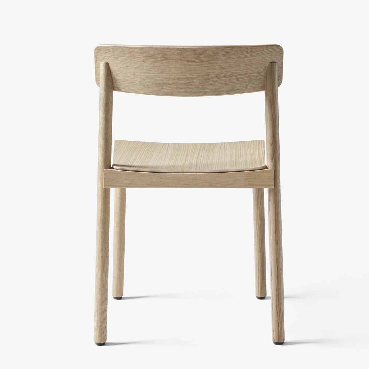 Betty TK2 Stacking chair - / Wood by &tradition Natural wood – image 2