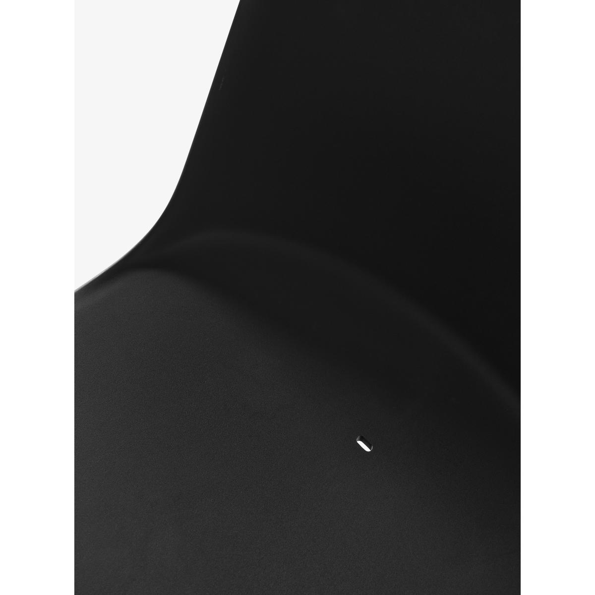 Rely Outdoor HW70 Chair - / Recycled plastic by &tradition Black – image 2