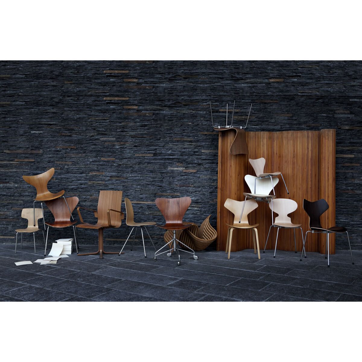 Série 7 Stacking chair - Natural wood by Fritz Hansen Natural wood – image 11