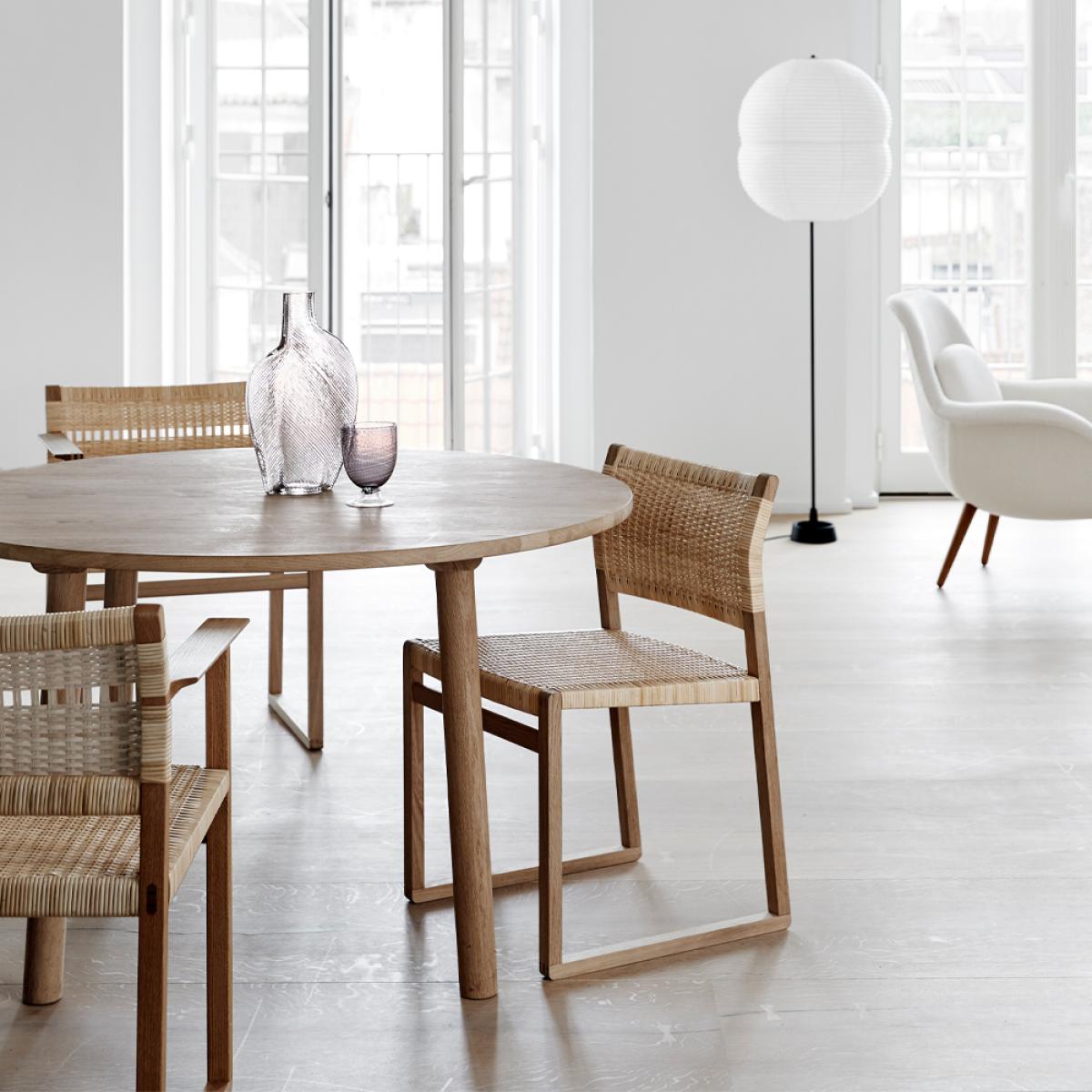 Fredericia Furniture BM61 chair Wicker lacquered oak stand – image 2