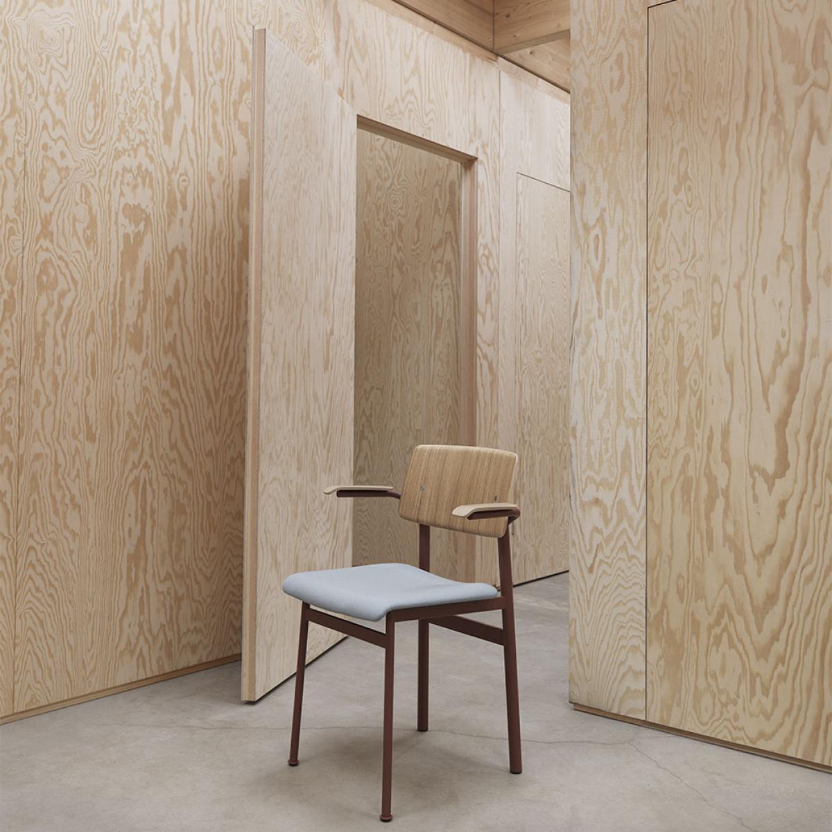 Muuto Loft armchair with arm rest Oak-black – image 2