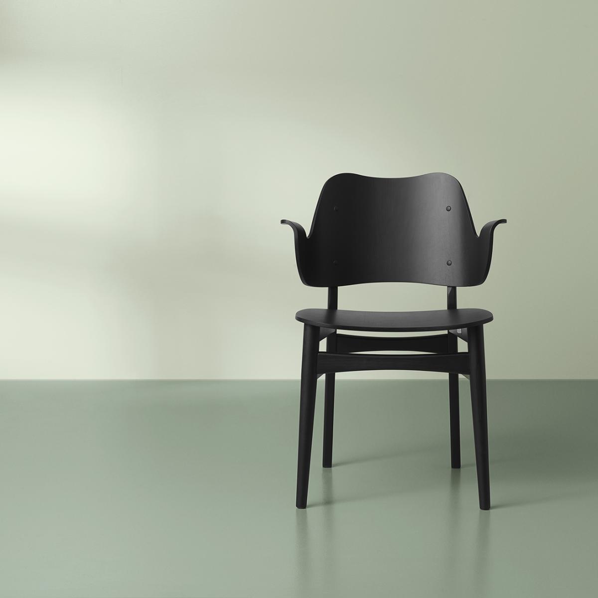 Warm Nordic Gesture chair Black coated beech – image 2