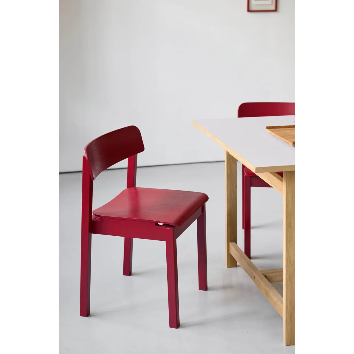 MOEBE Everyday Chair chair Purple red – image 2
