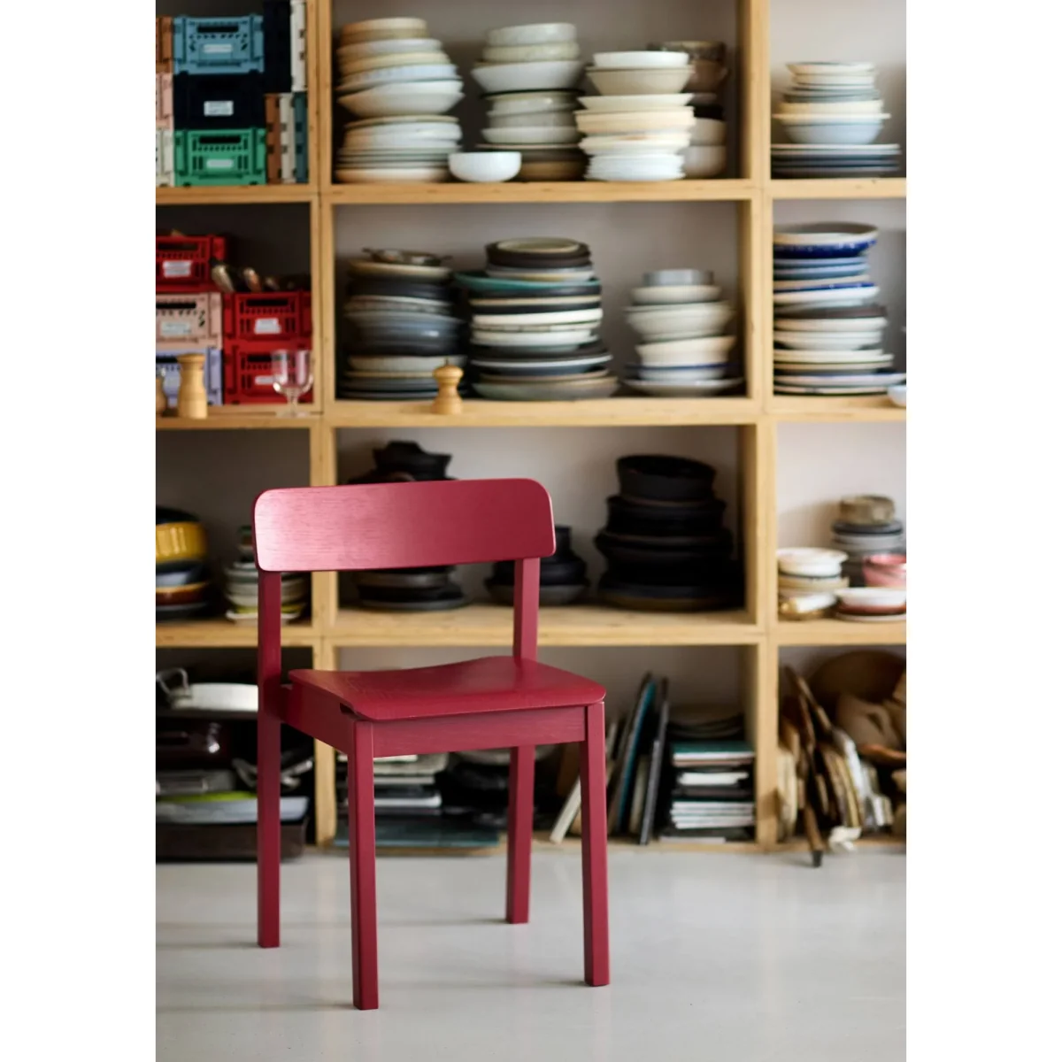 MOEBE Everyday Chair chair Purple red – image 7