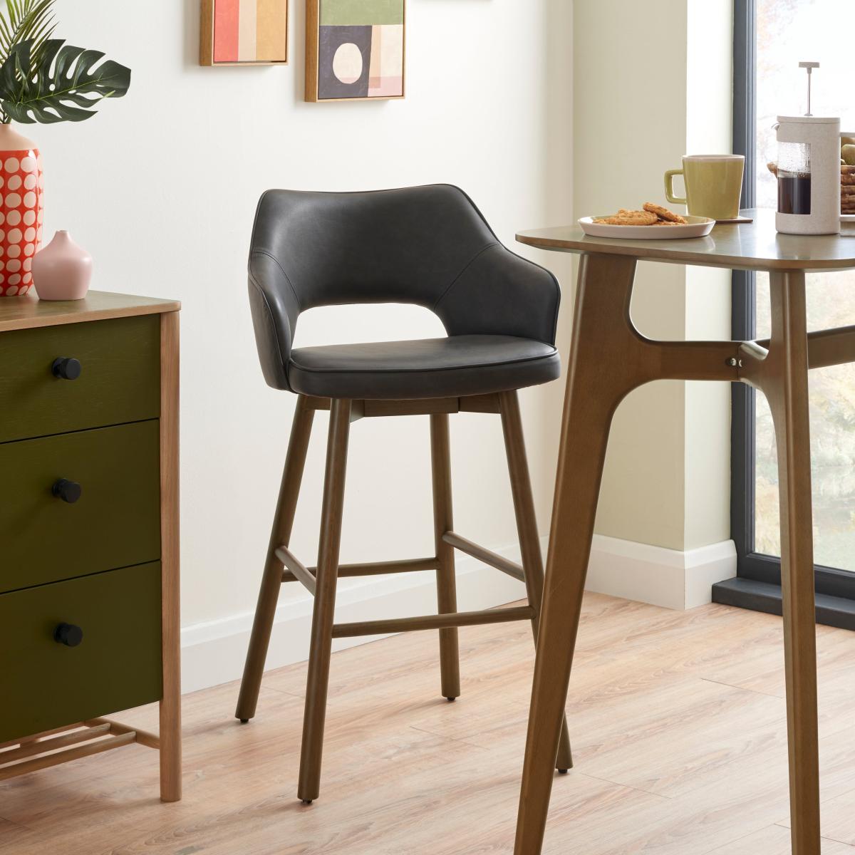 Elements Karin Bar Stool Black PU Black – image 1