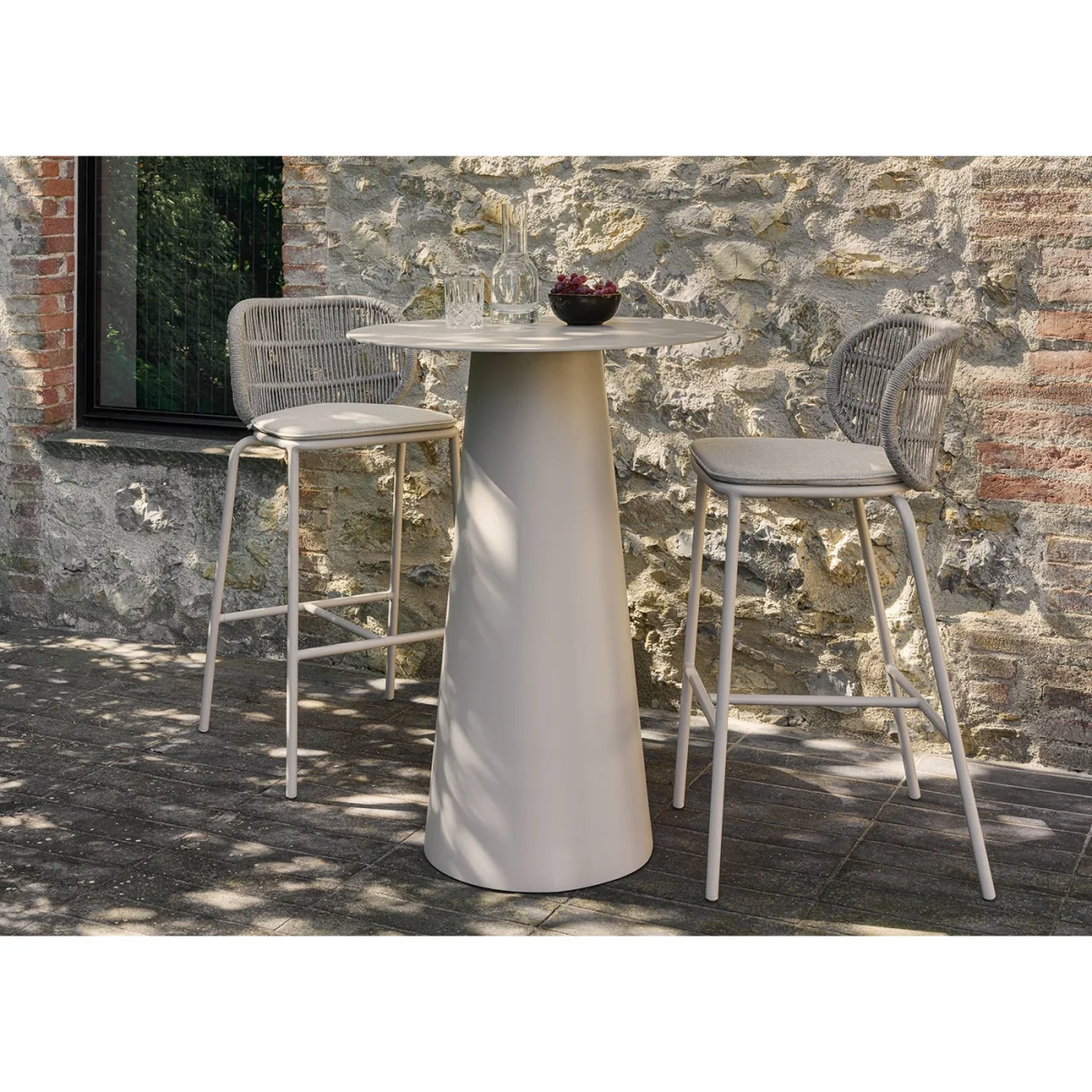 Vincent Sheppard Kodo Outdoor Barstool Dune White with Almond Seat Cushion 76cm – image 2
