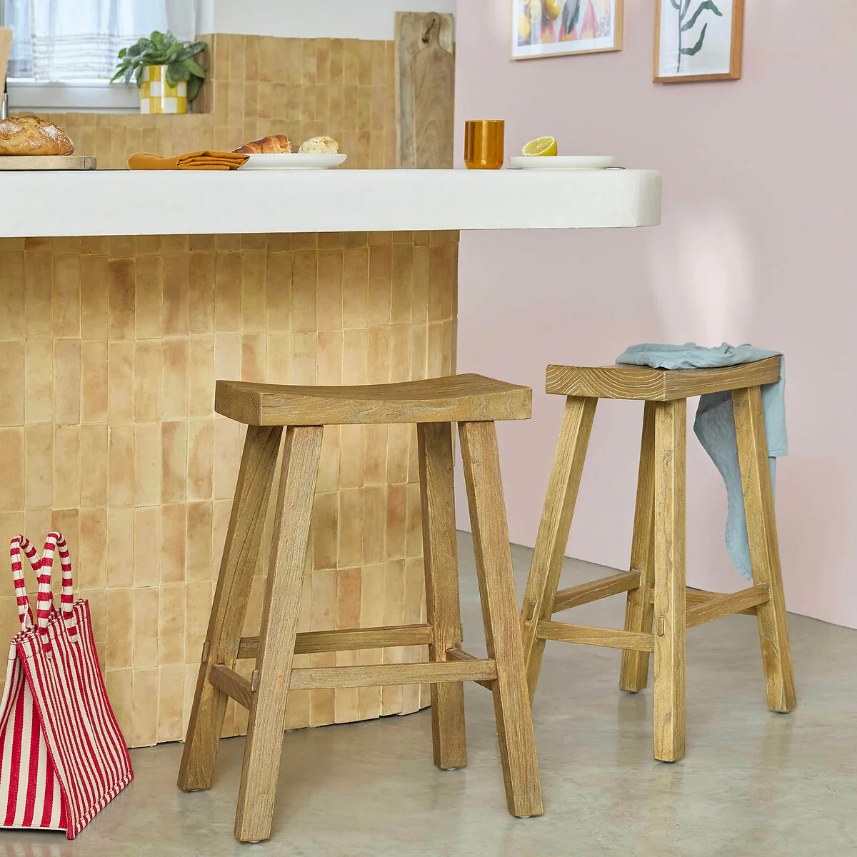 Asayo Bar Stool in Solid Elm, H65 cm – image 3