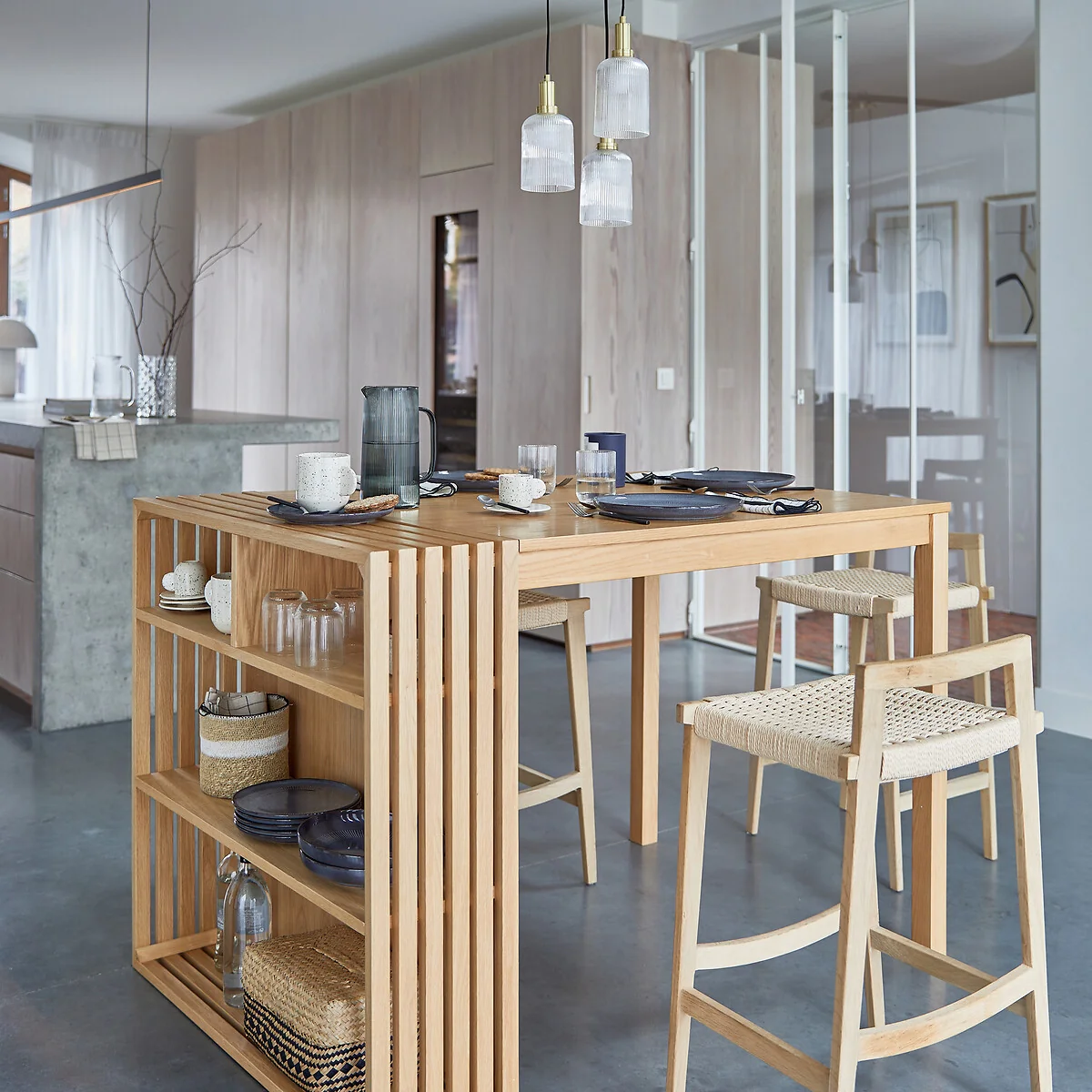 Kioto Mid-Height Oak and Wicker Bar Stool – image 3