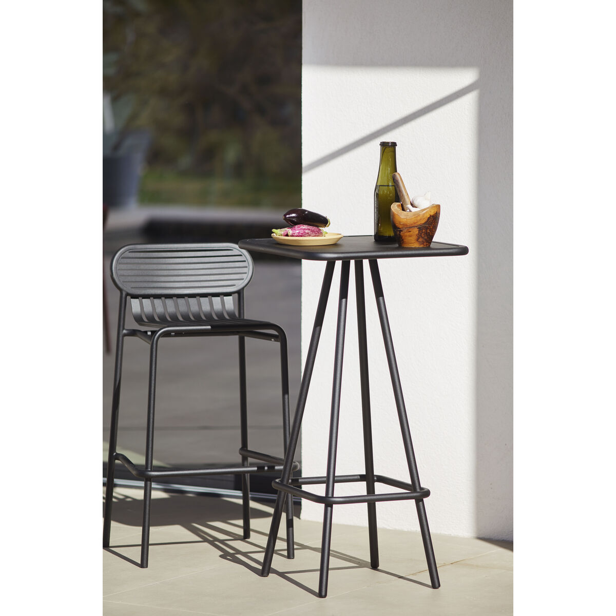 Week-End Bar stool - / Aluminium - H 80 cm by Petite Friture Black – image 3