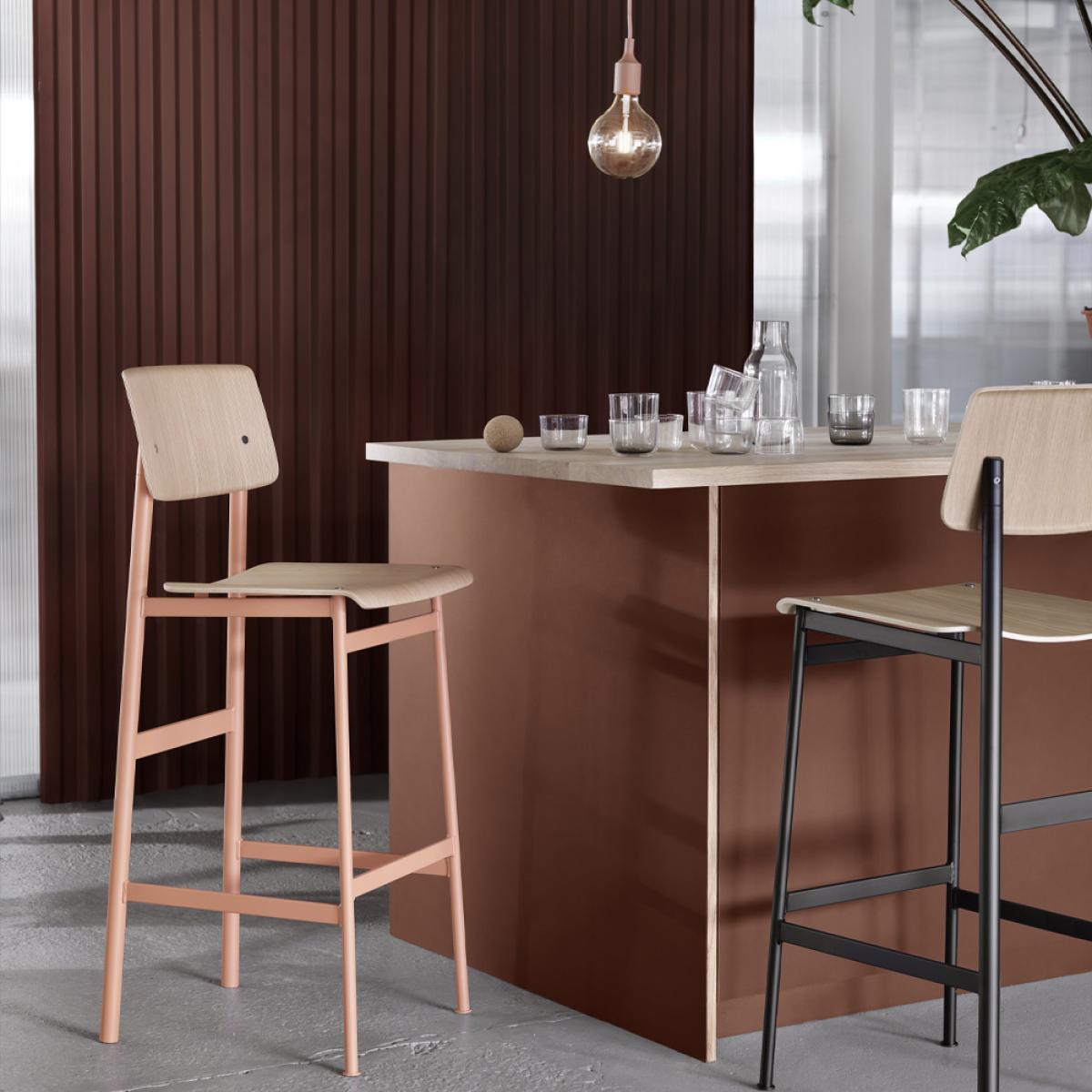 Muuto Loft barstool Oak high black steel legs – image 3